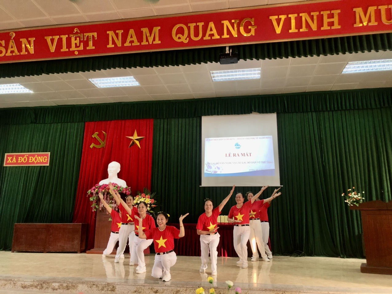 Nhằm đẩy mạnh các hoạt động của Hội người cao tuổi hướng tới kỷ niệm 82 năm ngày truyền thống Người Cao tuổi Việt Nam. Ngày 22/5 thôn Văn Quán xã Đỗ Động đã thành lập và ra mắt Câu lạc liên thế hệ tự giúp nhau.