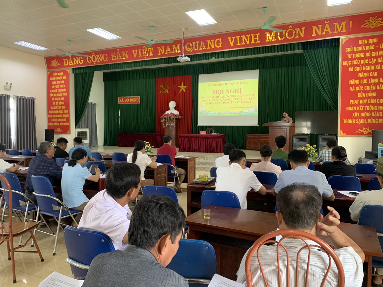 XÃ ĐỖ ĐỘNG: TỔ CHỨC HỘI NGHỊ ĐỐI THOẠI VỚI CÁ NHÂN, TỔ CHỨC VỀ THỦ TỤC HÀNH CHÍNH, GIẢI QUYẾT THỦ TỤC HÀNH CHÍNH TRÊN ĐỊA BÀN XÃ NĂM 2024